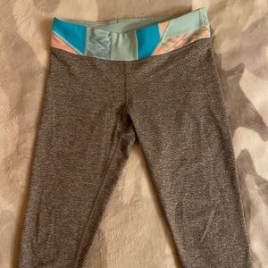 LULULEMON Avivva Girls Crop Leggings 🌸